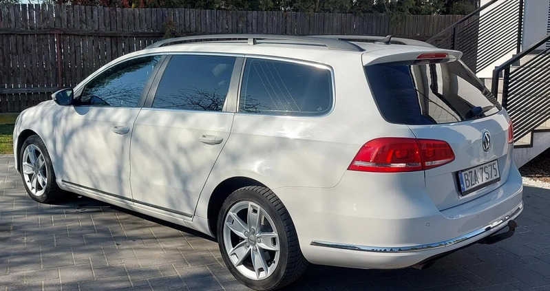 Volkswagen Passat cena 24500 przebieg: 299000, rok produkcji 2013 z Zambrów małe 121